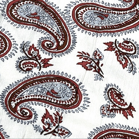 Antilia Femme size large cream red blue paisley 3/4 sleeve top deep Vneck EUC - Picture 4 of 13